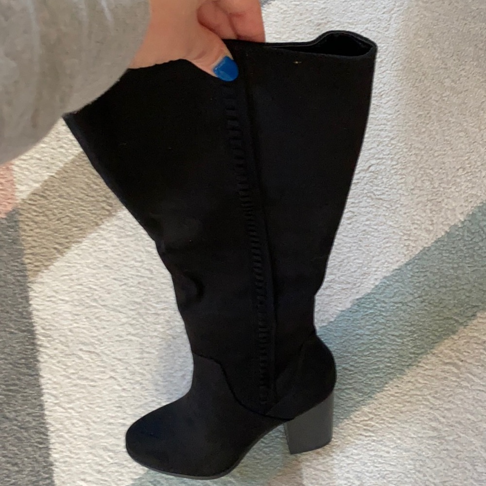 Women’s under the knee boots